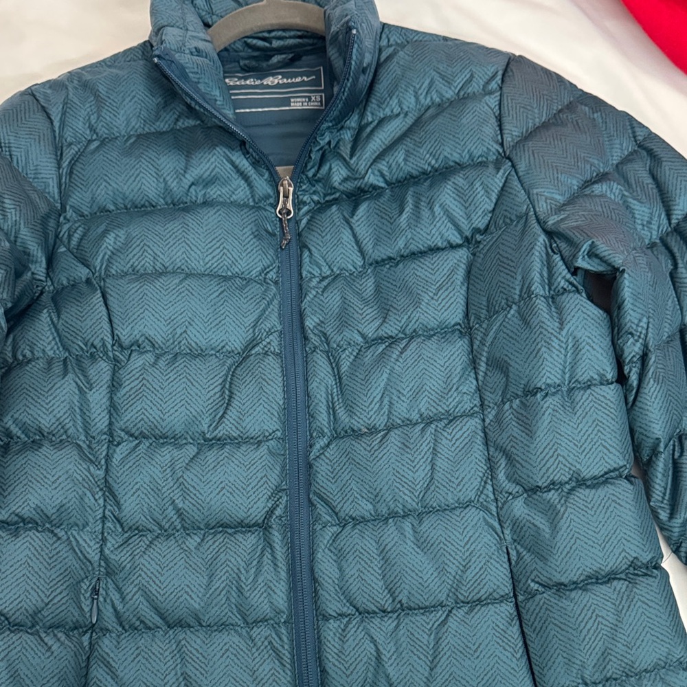 Eddie Bauer women’s  Teal Puffer Jacket NEVER WORN